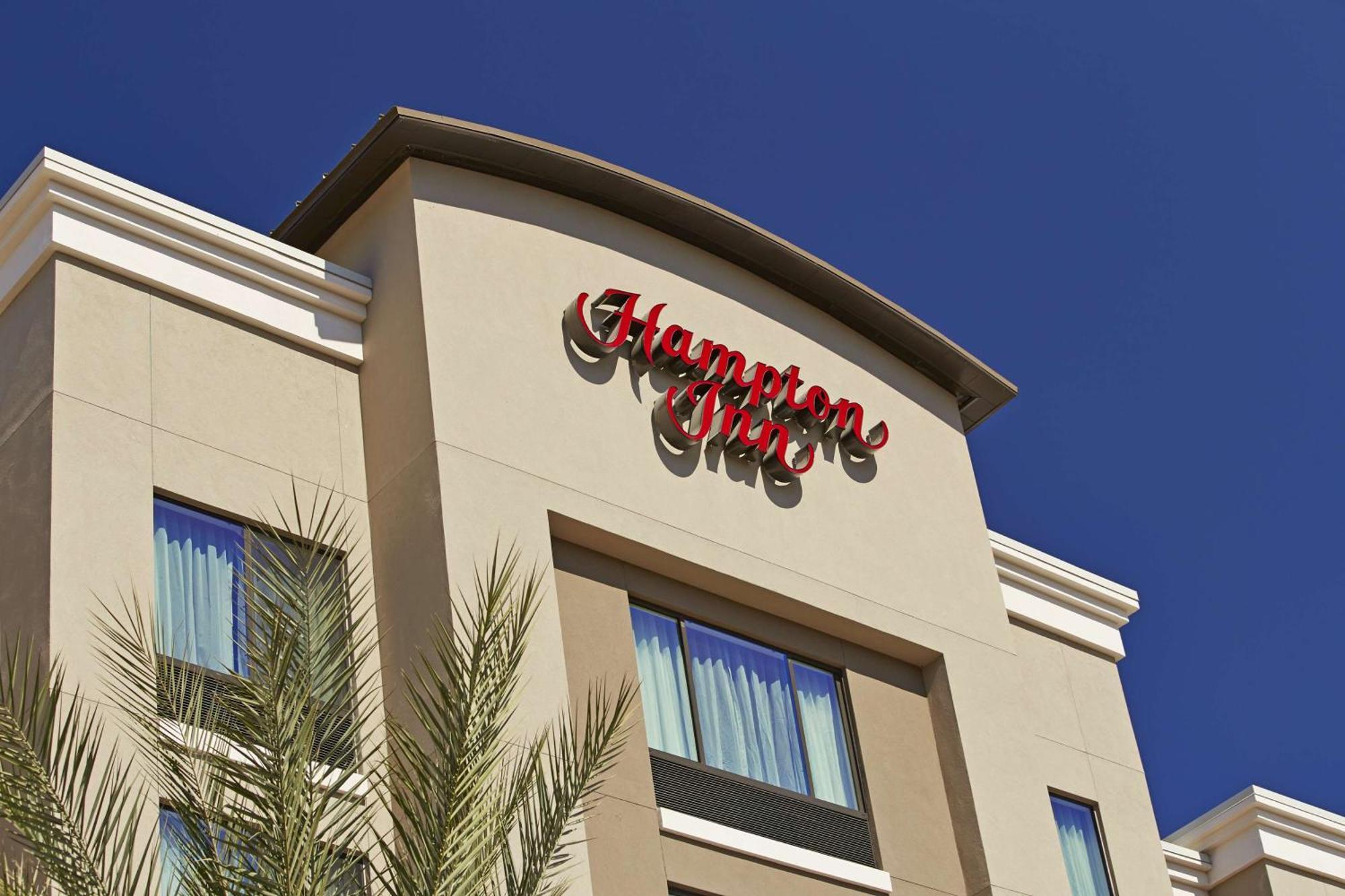 Hampton Inn San Diego Mission Valley Exterior photo