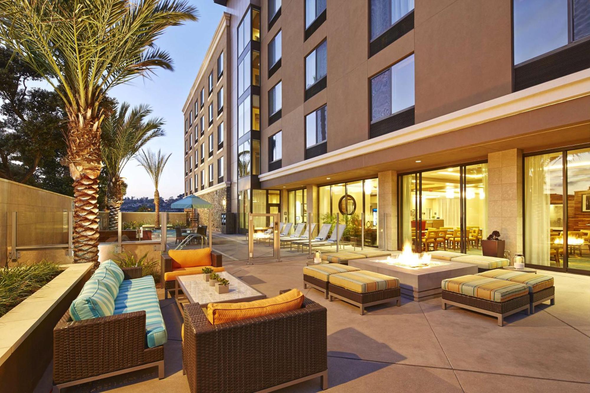 Hampton Inn San Diego Mission Valley Exterior photo